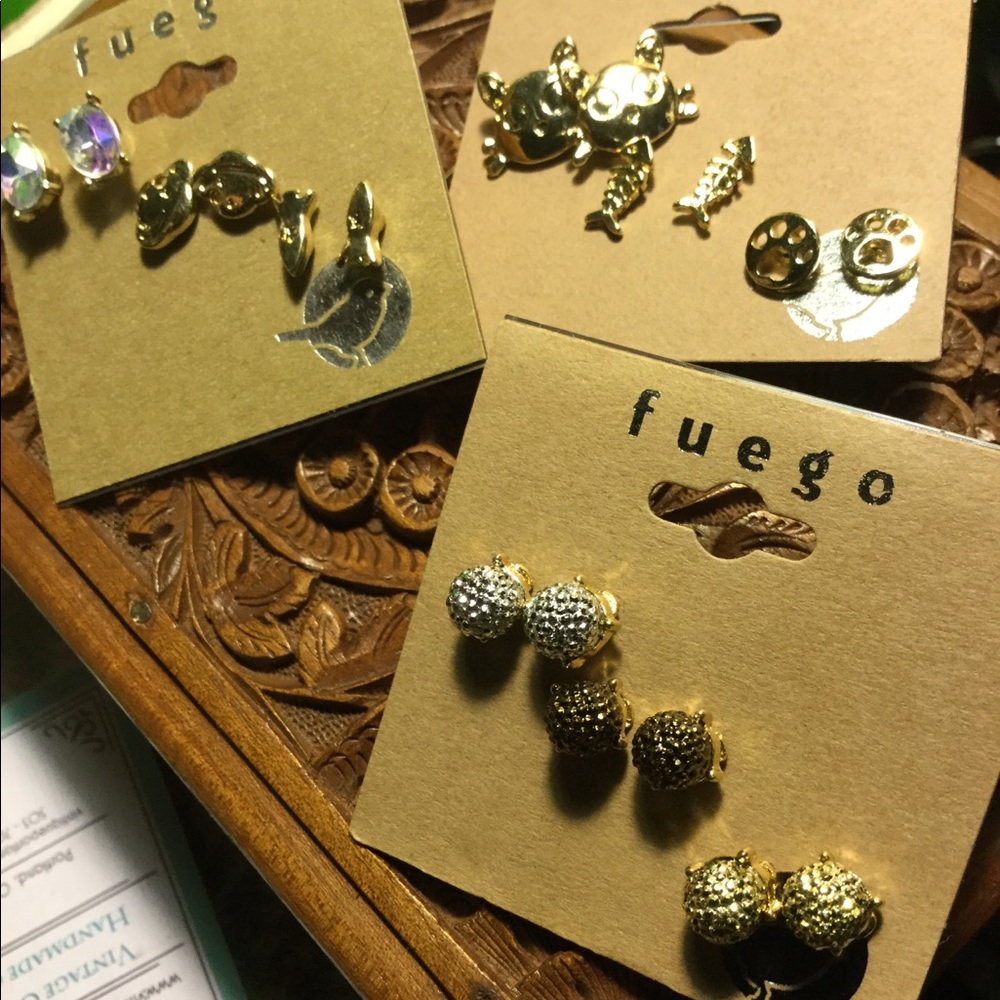 NEW 3 cards FUEGO Earrings paw prints kitties fish
